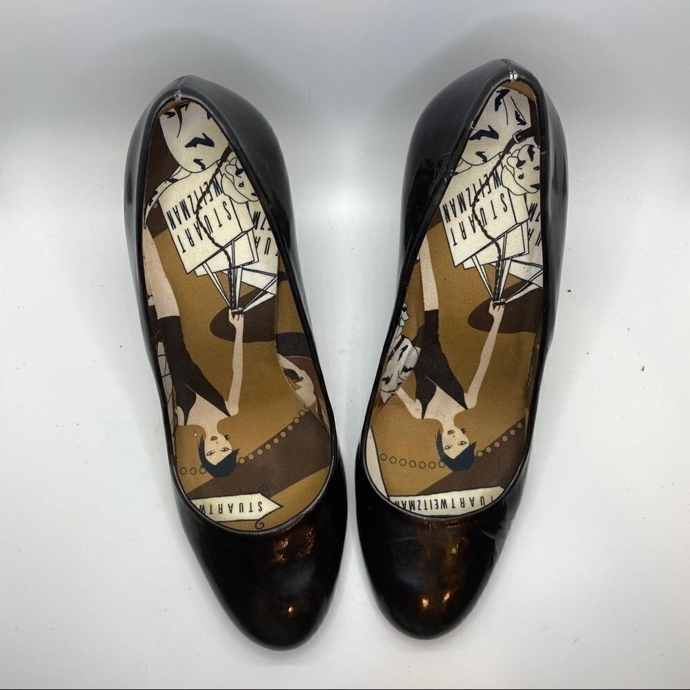 Stuart Weitzman almond toe patent leather pump - Picture 2 of 8